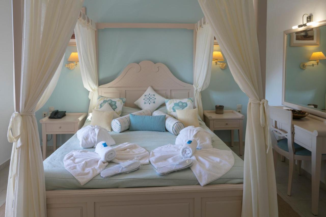 Magic Hotel Ая-Параскеві Екстер'єр фото